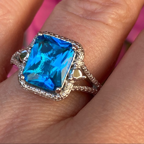 Jewelry - 14k white gold Blue Lab Topaz Gem Ring Size 7